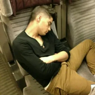 🔦 e0f11ee0 남자, 자는, 기차, 여행, 사람 telegram sticker