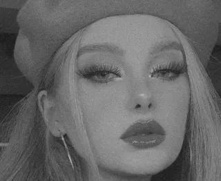 ✨ 18892b7c 여자, 베레모, 인물 사진, 금발, 메이크업 telegram sticker