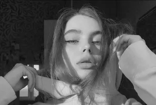 ✨ 4088f92d 여자, 인물 사진, 후드티, 흑백, 십대, 소녀, 얼굴 telegram sticker