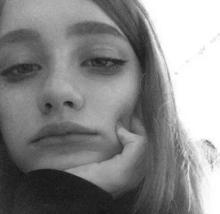 ✨ 6f0fccf7 인물, 흑백, 얼굴, 여자, 소녀, 표정, 클로즈업 telegram sticker