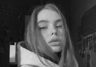 ✨ e57bd58c 인물, 여자, 소녀, 셀카, 미용, 후드티, 얼굴 telegram sticker