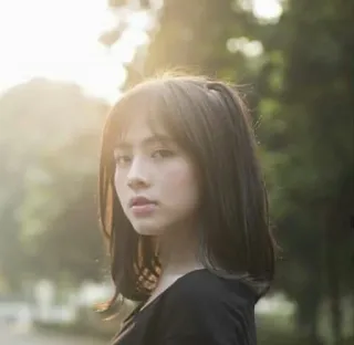 🐄 9ca85881 femme, portrait, fille, personne, beauté, cheveux, yeux whatsapp sticker