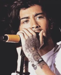 👀 b4c350c7 Zayn Malik musicista, cantante, celebrità, tatuaggio, microfono telegram sticker