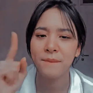 🦖 83eff9d4 personne, portrait, geste, intérieur telegram sticker