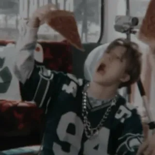 🏹 fcaf503b อาหาร, พิซซ่า, กิน, คน, ภาพเหมือน telegram sticker