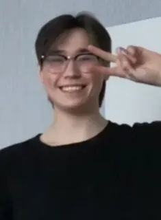 🌟 5afb6393 perdamaian, kacamata, tersenyum, remaja, potret whatsapp sticker