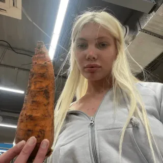 🥕 2c89de4a vrouw, wortel, eten, groente, winkelen, blond, portret telegram sticker