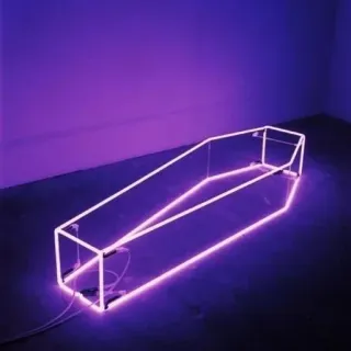 🌟 89b32e99 ataúd, neón, muerte, funeral, luz, morado, arte telegram sticker