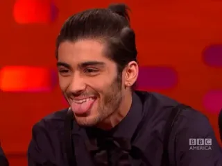 🐥 0e3bb870 Zayn Malik zayn malik, celebrity, singer, one direction, man bun whatsapp sticker