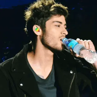 🥤 66877e92 Zayn Malik celebrity, singer, water, Zayn Malik whatsapp sticker
