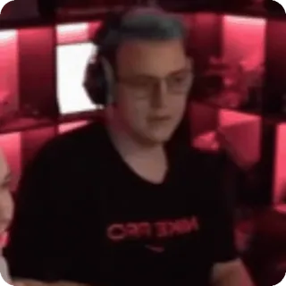 🌟 d8a43e35 MIKE UDO person, mann, drinnen, kopfhörer telegram sticker