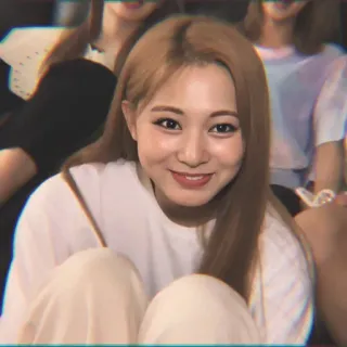 🍬 996a6a42 ผู้หญิง, ผู้หญิง, ภาพเหมือน, ยิ้ม, น่ารัก, คน telegram sticker